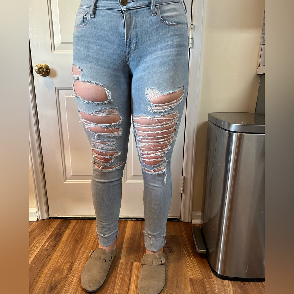 American Eagle Skinny Super Stretch Distressed Jeans